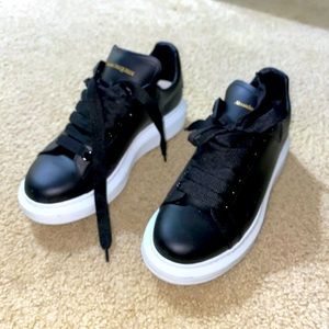 Alexander McQueen (used)